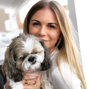 Meet your Posher, Kayla